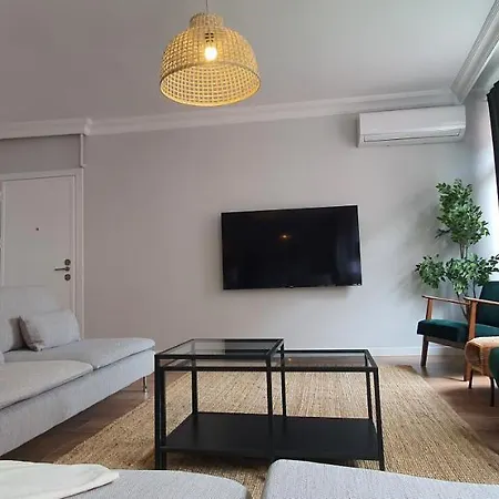 Brand New Luxuries 3-bedrooms In The Center اسطنبول