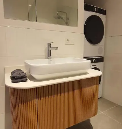 شقة Brand New Luxuries 3-bedrooms In The Center *
